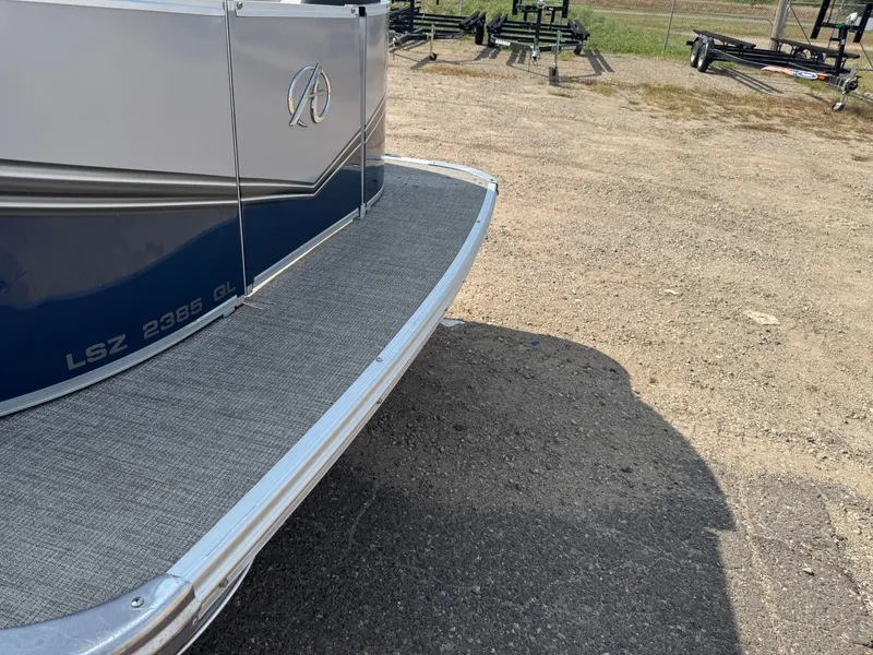 Slide: The Image of Avalon LSZ 150HP 2385 QL Tritoon $42995 2023 - 50