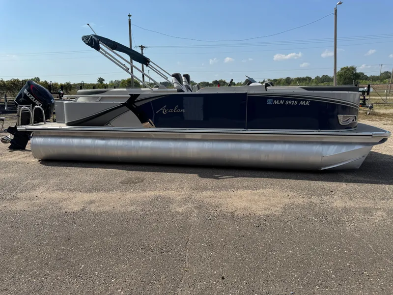 Slide: The Image of Avalon LSZ 150HP 2385 QL Tritoon $42995 2023 - 68