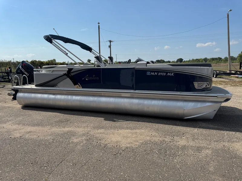 Slide: The Image of Avalon LSZ 150HP 2385 QL Tritoon $42995 2023 - 69