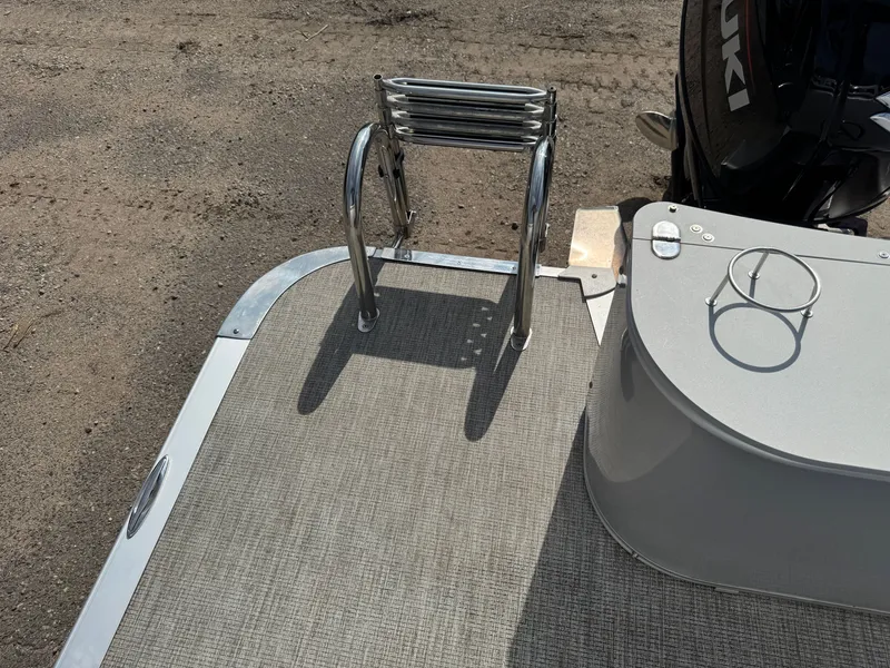 Slide: The Image of Avalon LSZ 2385 QL Tritoon Pontoon 2023 - 45