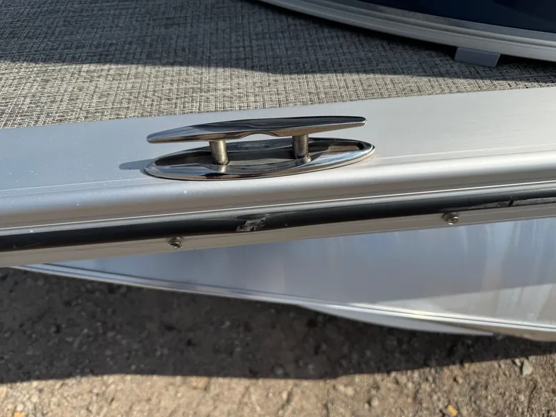 Slide: The Image of Avalon LSZ 2385 QL Tritoon Pontoon 2023 - 52