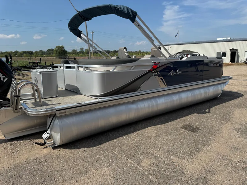 Slide: The Image of Avalon LSZ 2385 QL Tritoon Pontoon 2023 - 63
