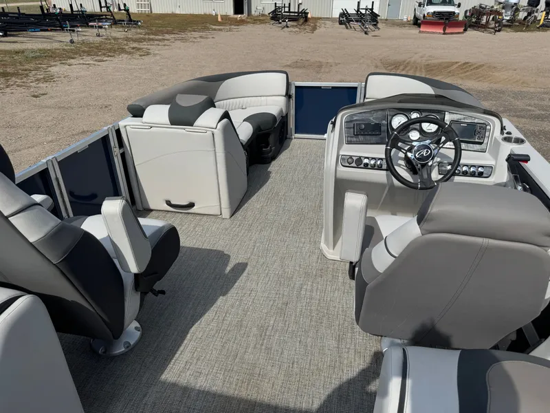 Slide: The Image of Avalon LSZ 2385 QL Tritoon Pontoon 2023 - 7