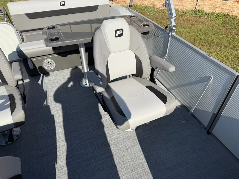 Slide: The Image of Princecraft Vectra 23 RL 2026 - 10