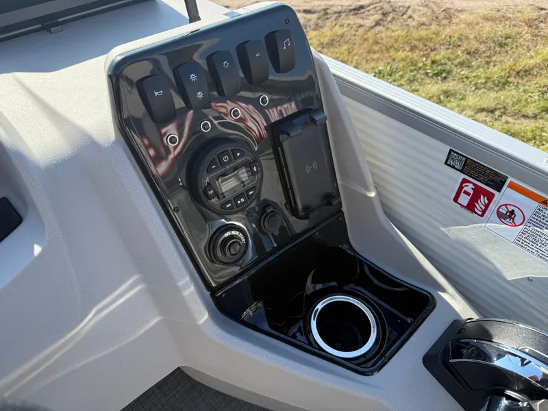 Slide: The Image of Princecraft Vectra 23 RL 2026 - 14