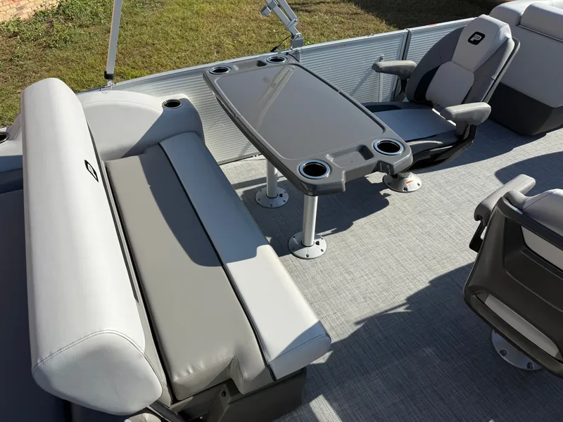 Slide: The Image of Princecraft Vectra 23 RL 2026 - 16