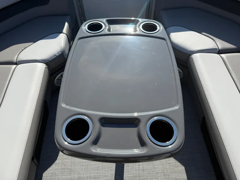 Slide: The Image of Princecraft Vectra 23 RL 2026 - 24