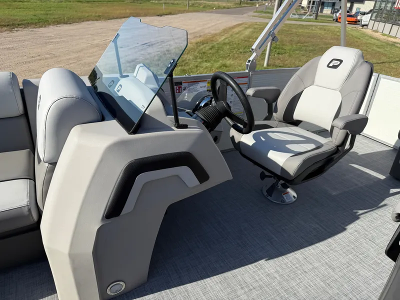 Slide: The Image of Princecraft Vectra 23 RL 2026 - 26