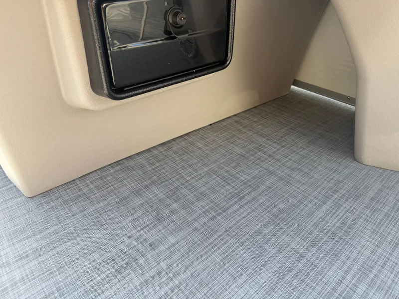 Slide: The Image of Princecraft Vectra 23 RL 2026 - 27