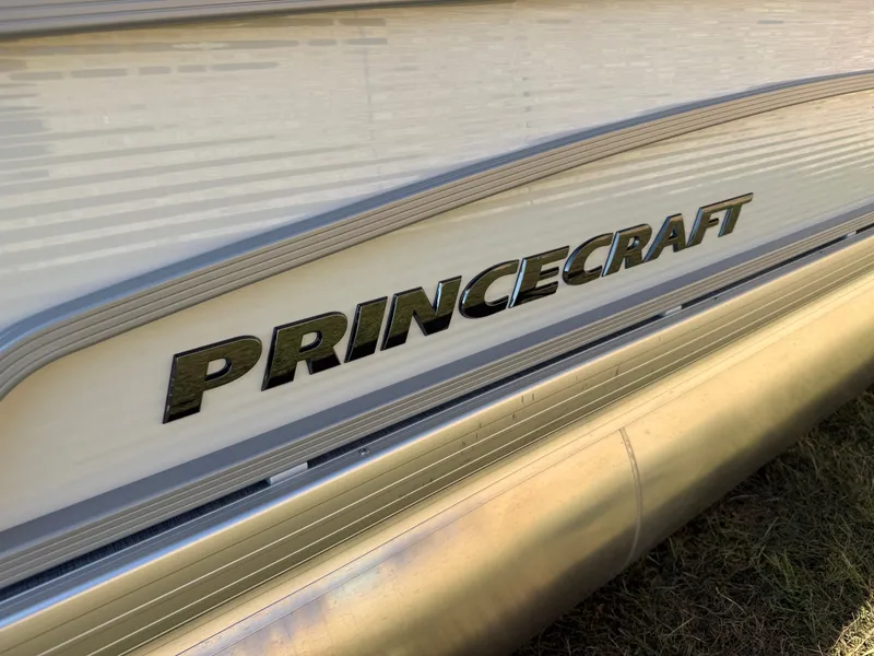 Slide: The Image of Princecraft Vectra 23 RL 2026 - 35