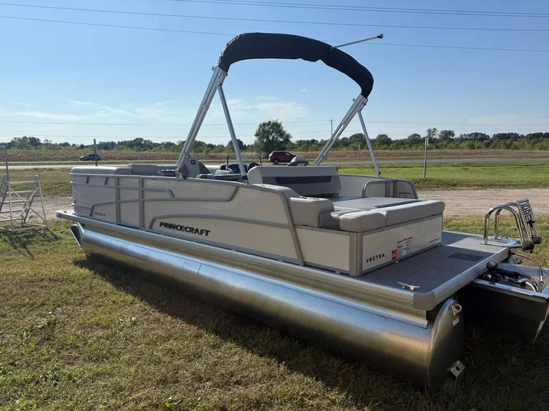 Slide: The Image of Princecraft Vectra 23 RL 2026 - 36