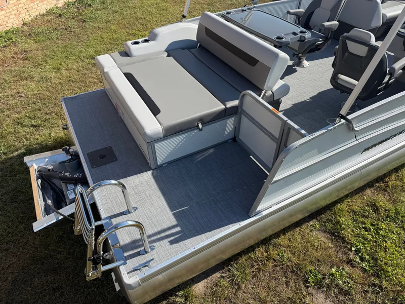 Slide: The Image of Princecraft Vectra 23 RL 2026 - 5