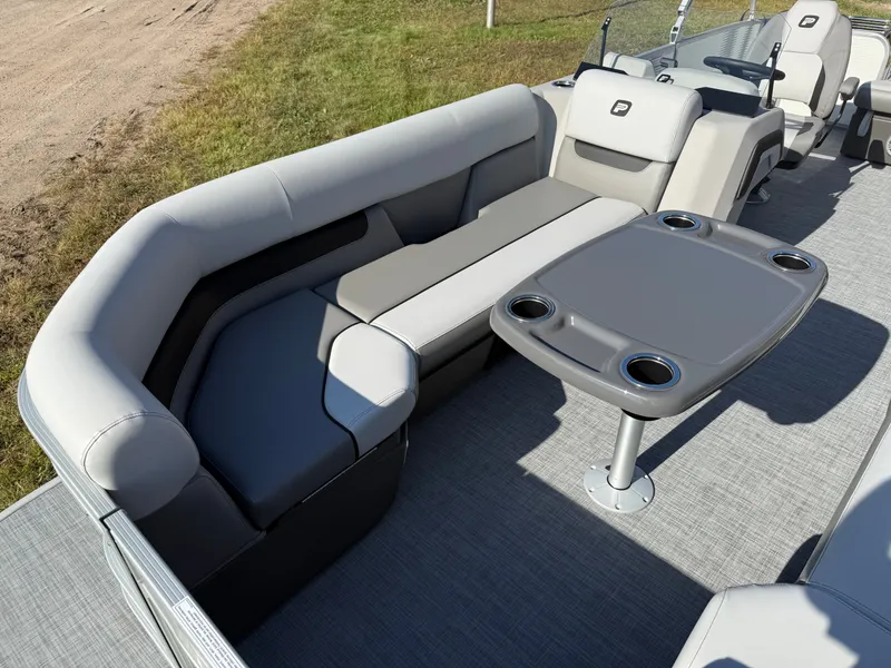 Slide: The Image of Princecraft Vectra 23 RL 2026 - 8