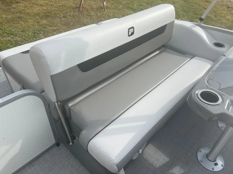 Slide: The Image of Princecraft Vectra 23 RL 2026 - 17