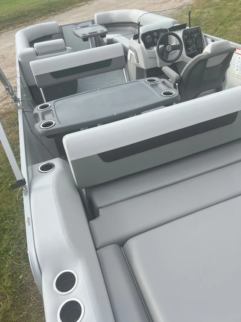 Slide: The Image of Princecraft Vectra 23 RL 2026 - 25