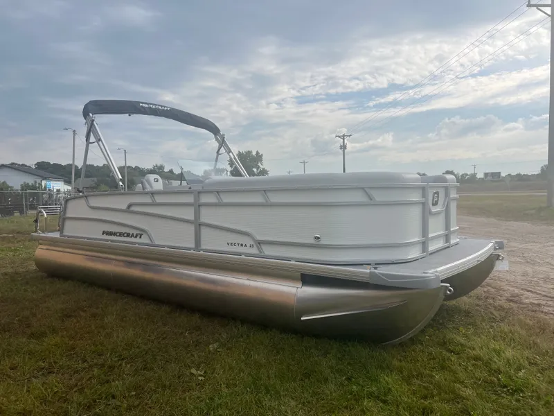 Slide: The Image of Princecraft Vectra 23 RL 2026 - 32