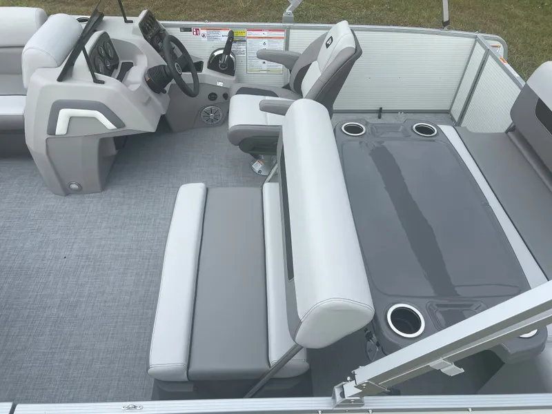 Slide: The Image of Princecraft Vectra 23 RL 2026 - 4