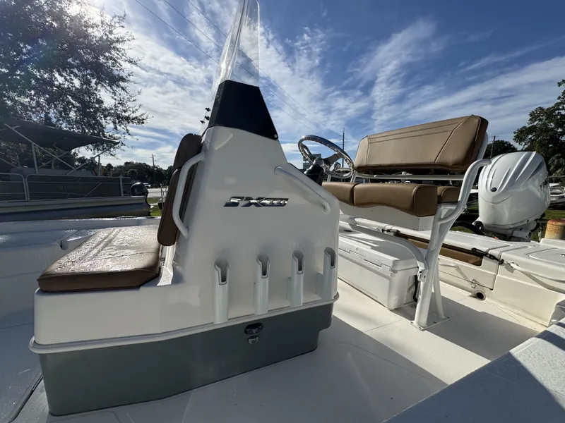 Slide: The Image of Skeeter SX Series SX221 2025 - 25