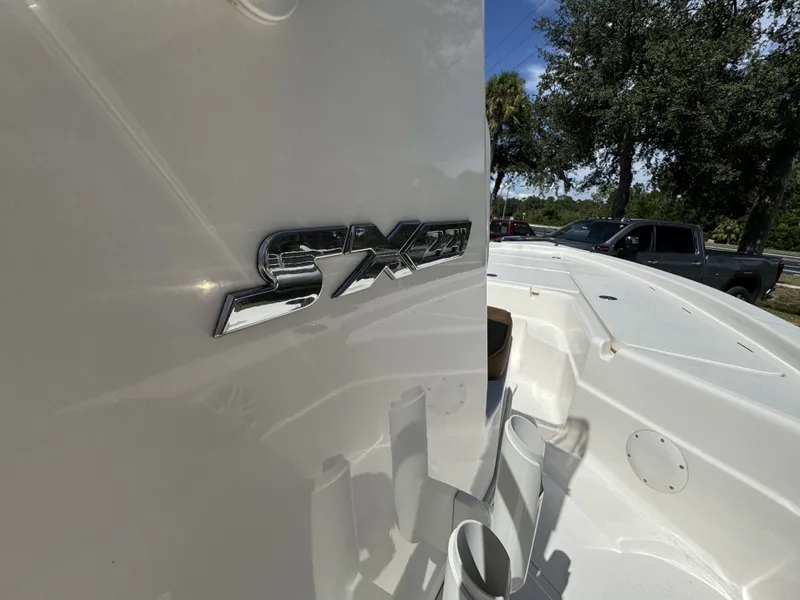 Slide: The Image of Skeeter SX Series SX221 2025 - 31