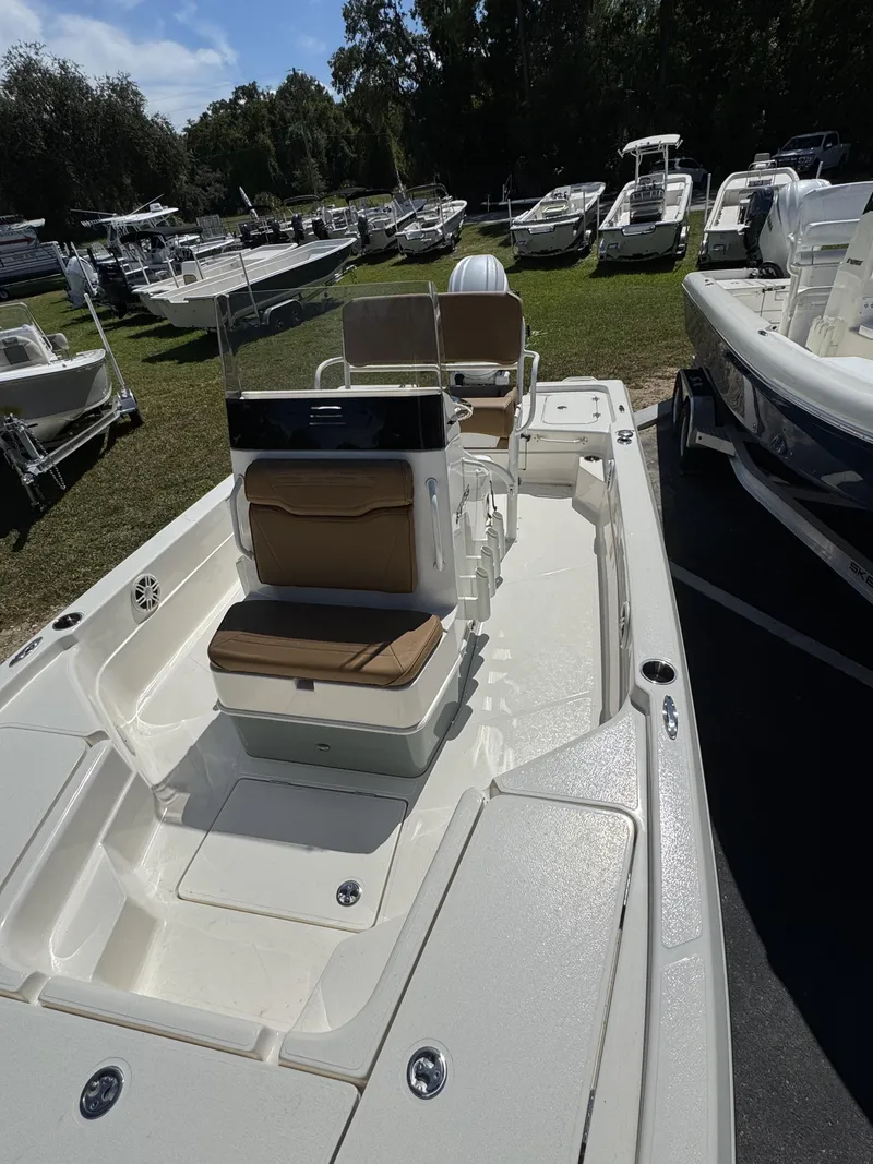 Slide: The Image of Skeeter SX Series SX221 2025 - 33