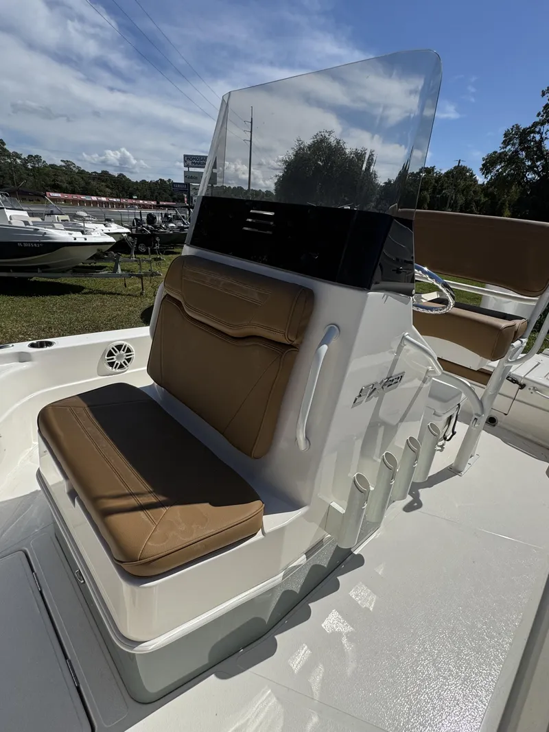 Slide: The Image of Skeeter SX Series SX221 2025 - 34