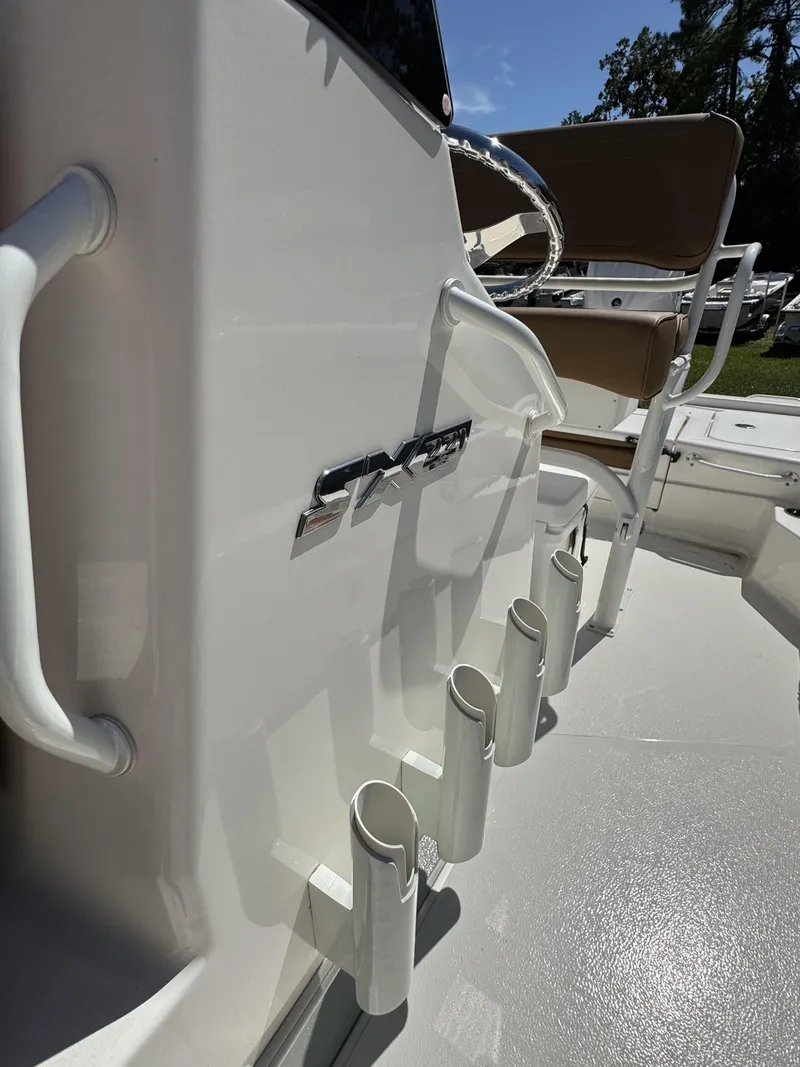 Slide: The Image of Skeeter SX Series SX221 2025 - 35