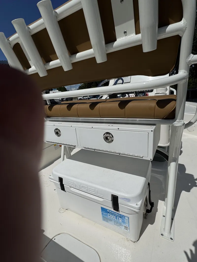 Slide: The Image of Skeeter SX Series SX221 2025 - 39