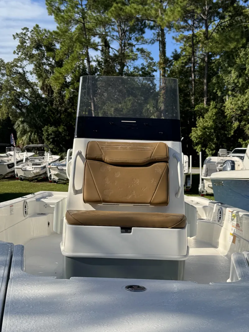 Slide: The Image of Skeeter SX Series SX221 2025 - 8