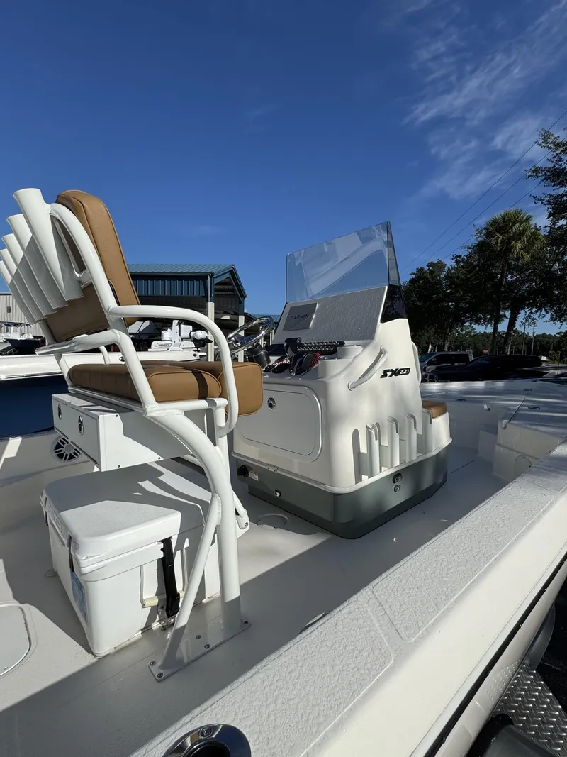 Slide: The Image of Skeeter SX Series SX221 2025 - 9