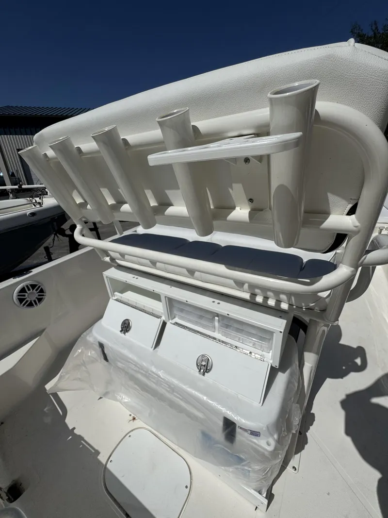 Slide: The Image of Skeeter SX Series SX2350 2025 - 27