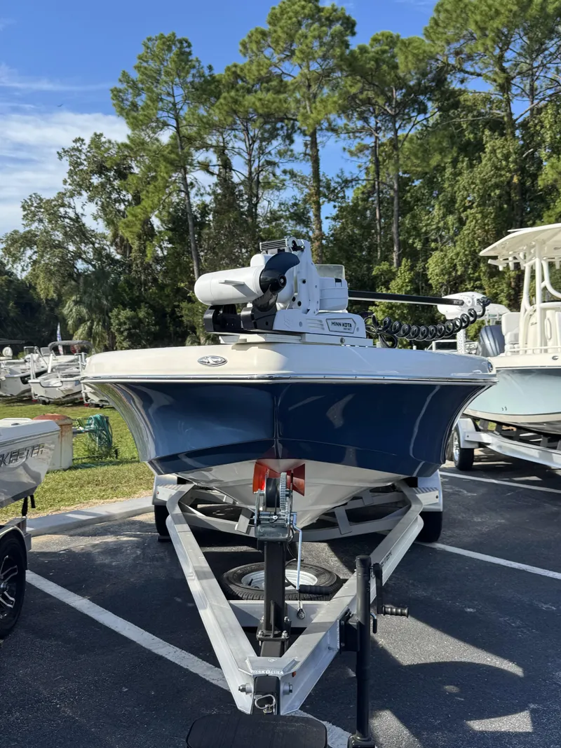 Slide: The Image of Skeeter SX Series SX2350 2025 - 29