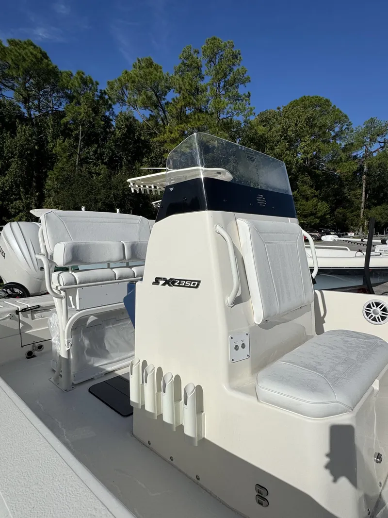 Slide: The Image of Skeeter SX Series SX2350 2025 - 34