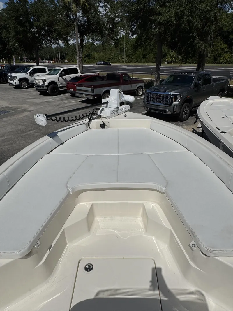 Slide: The Image of Skeeter SX Series SX2350 2025 - 39