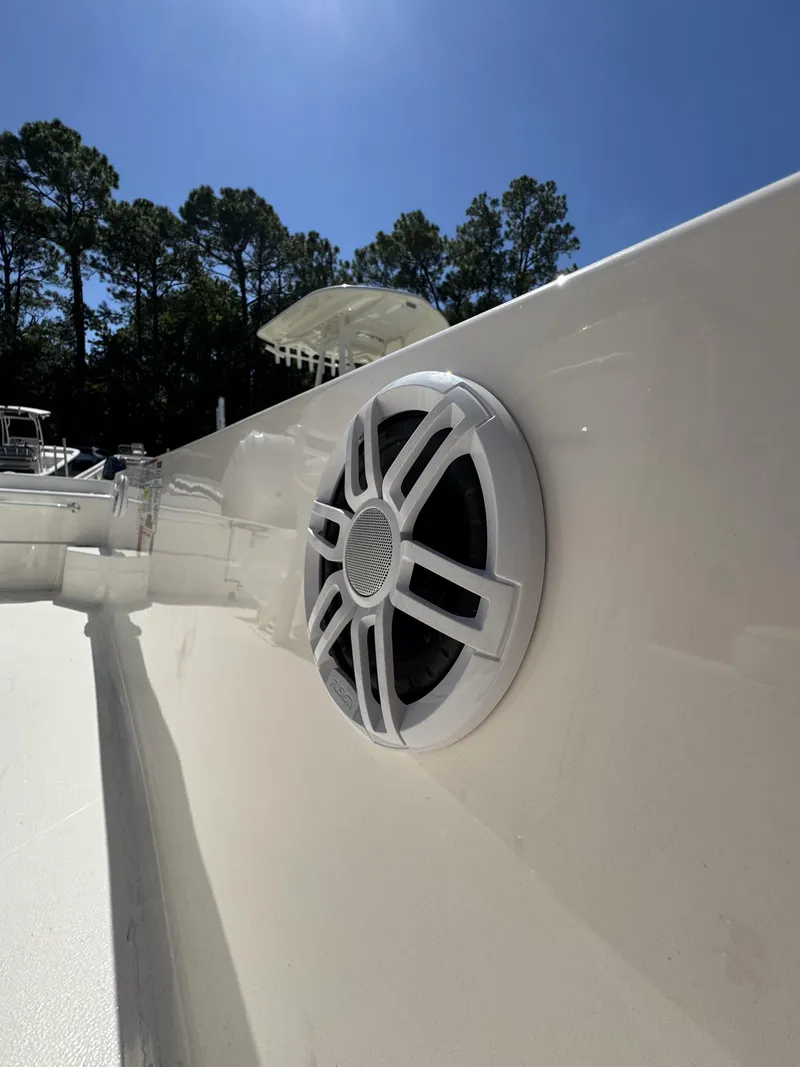 Slide: The Image of Skeeter SX Series SX2350 2025 - 44