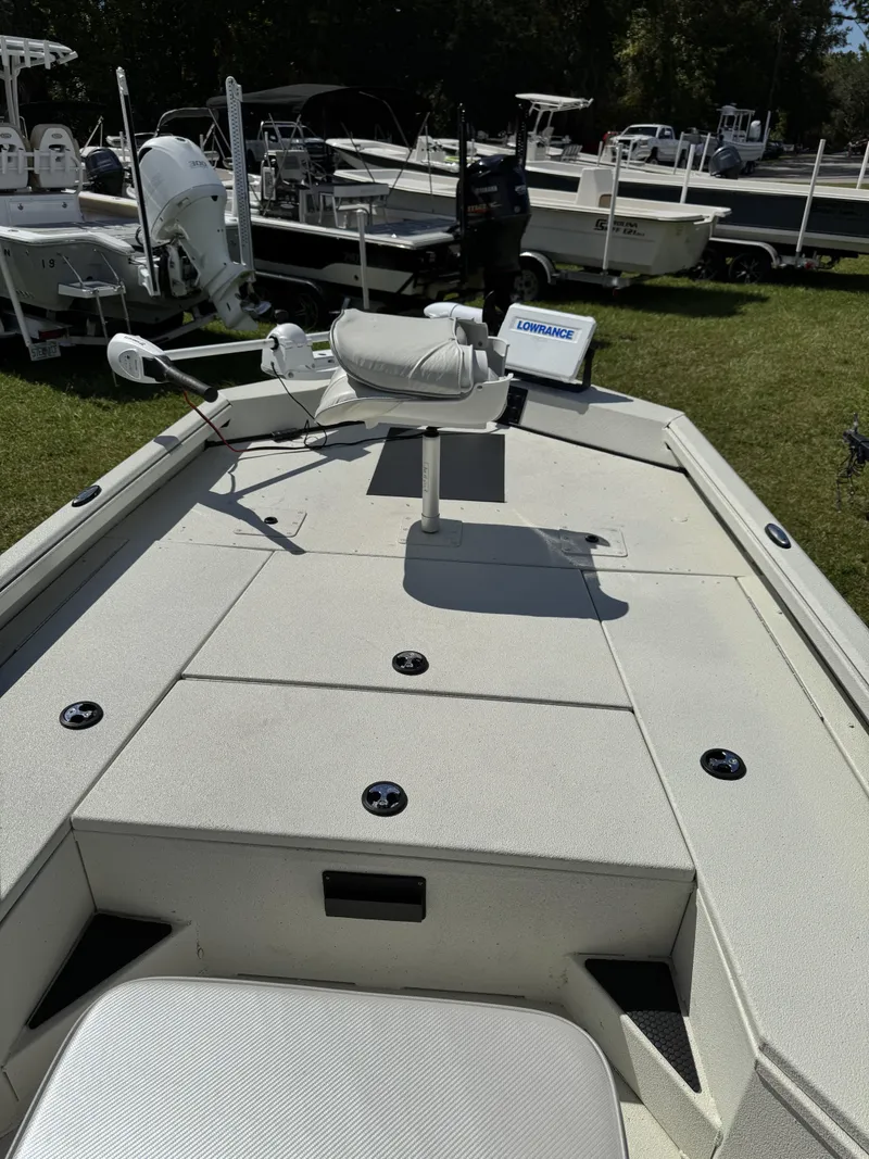 Slide: The Image of Ranger RB200 2022 - 11