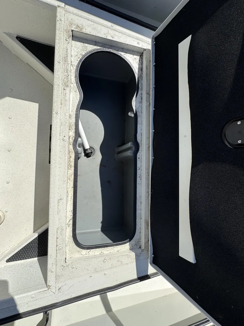 Slide: The Image of Ranger RB200 2022 - 13