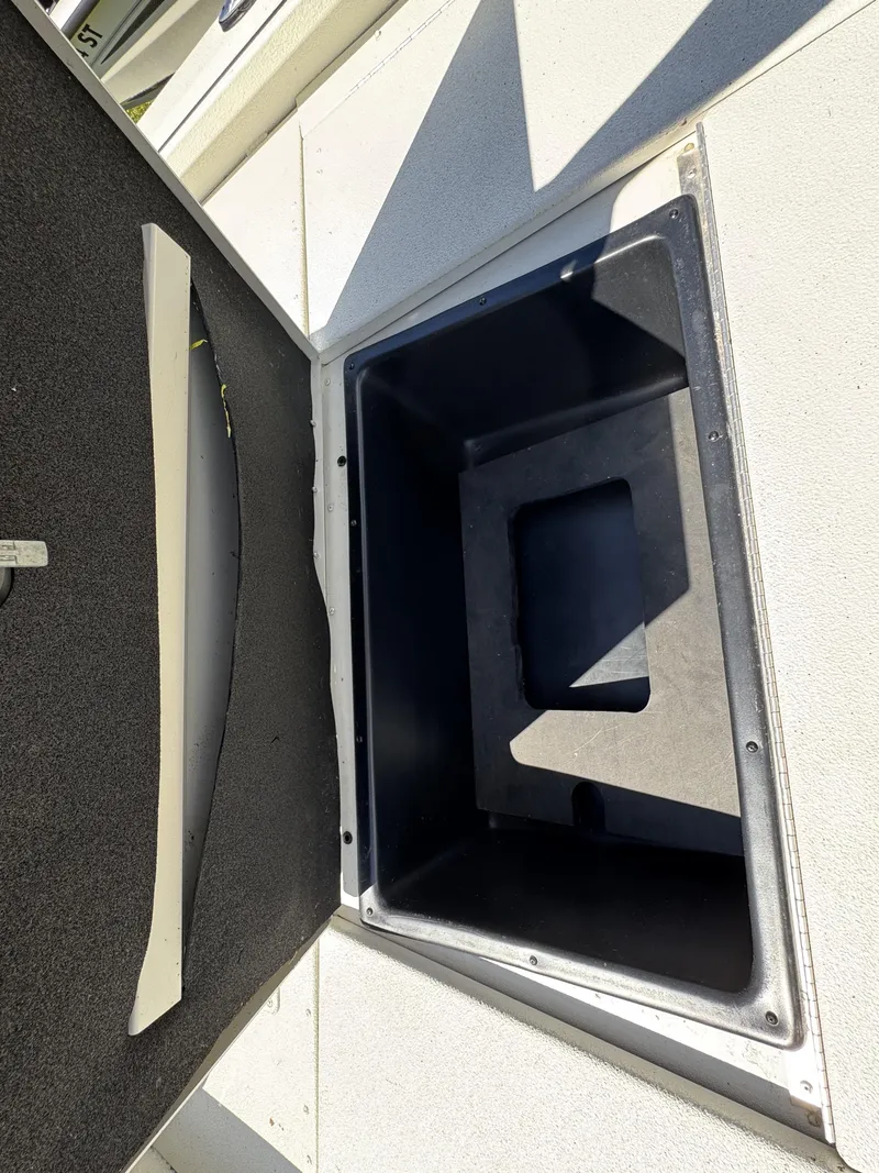 Slide: The Image of Ranger RB200 2022 - 14