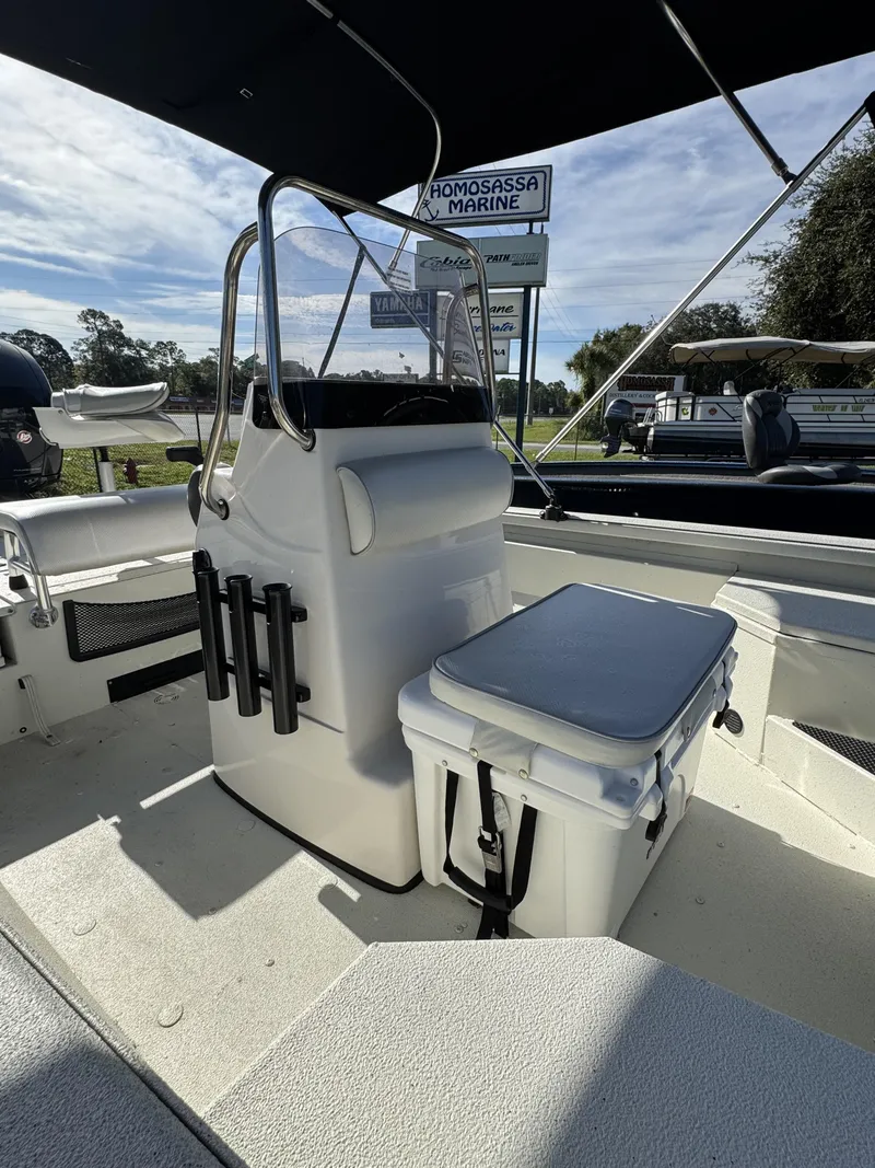 Slide: The Image of Ranger RB200 2022 - 28