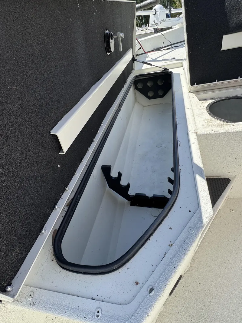 Slide: The Image of Ranger RB200 2022 - 33