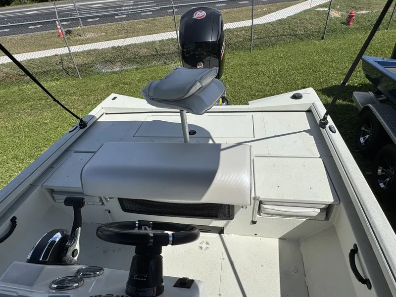 Slide: The Image of Ranger RB200 2022 - 35