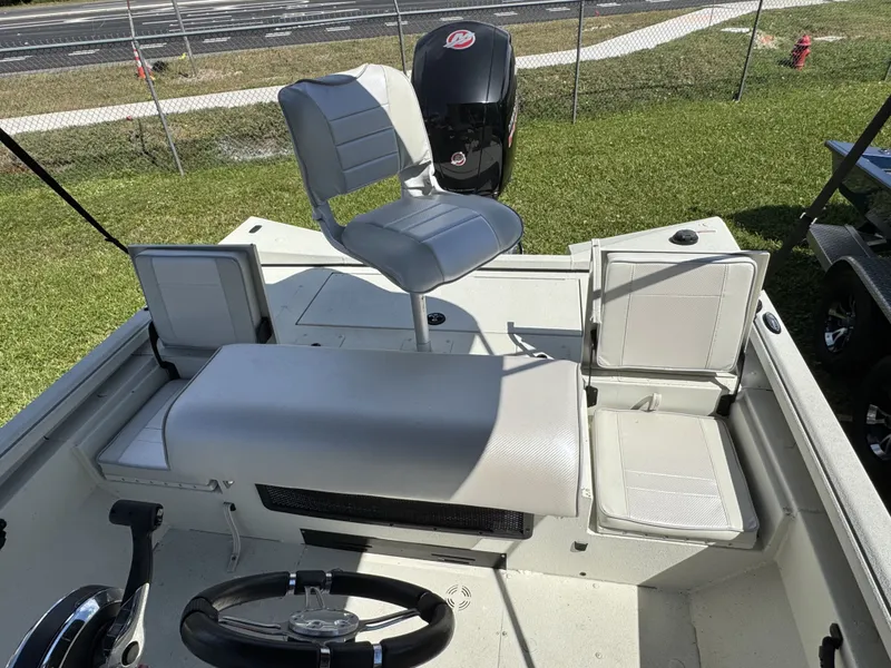 Slide: The Image of Ranger RB200 2022 - 36