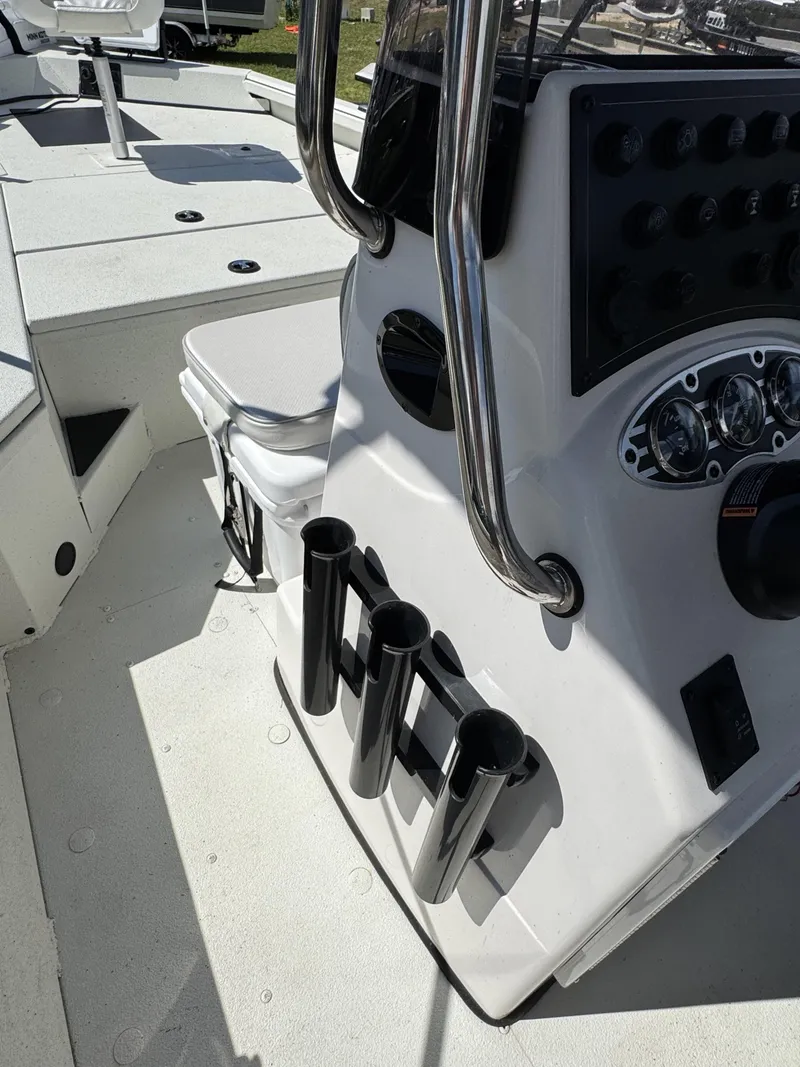 Slide: The Image of Ranger RB200 2022 - 37