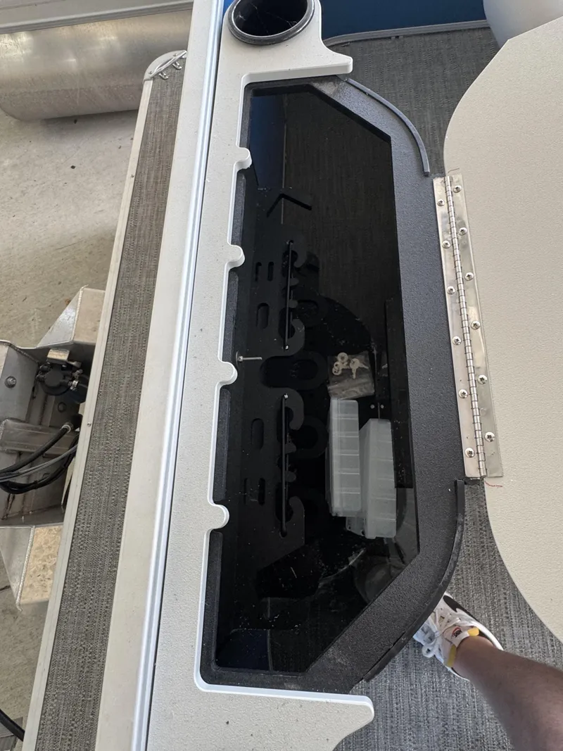 Slide: The Image of Sweetwater Sweetwater Fishing 2086 F 2025 - 19