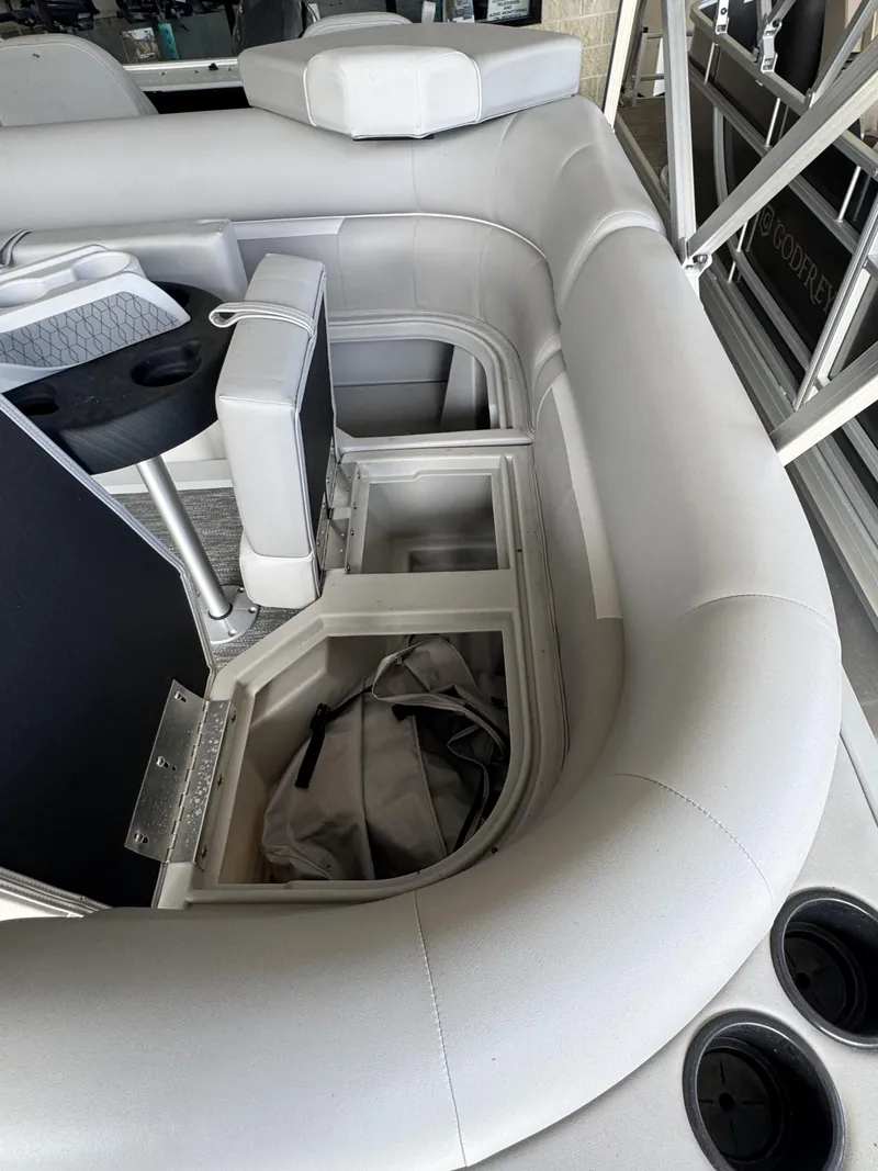 Slide: The Image of Sweetwater Sweetwater Fishing 2086 F 2025 - 4