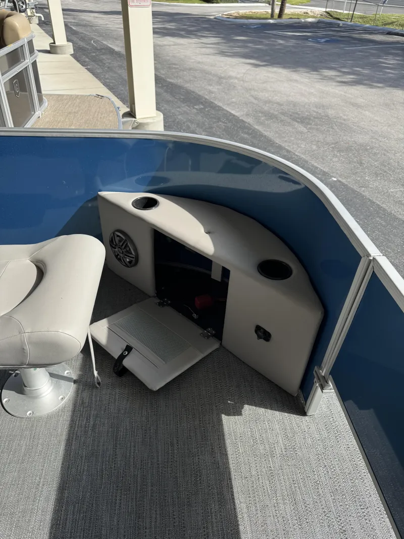 Slide: The Image of Sweetwater Sweetwater Fishing 2086 F 2025 - 40