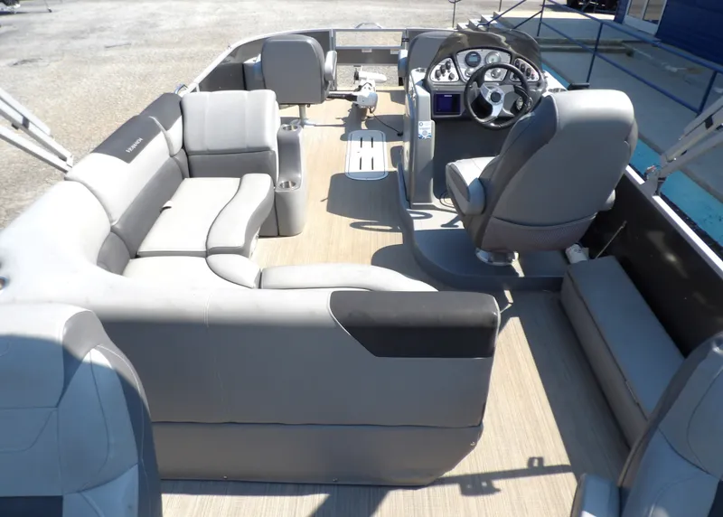 Slide: The Image of Veranda VF22F4 2020 - 10