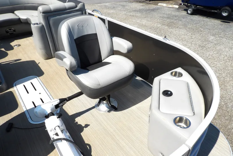 Slide: The Image of Veranda VF22F4 2020 - 14