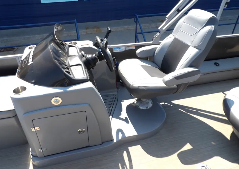 Slide: The Image of Veranda VF22F4 2020 - 18