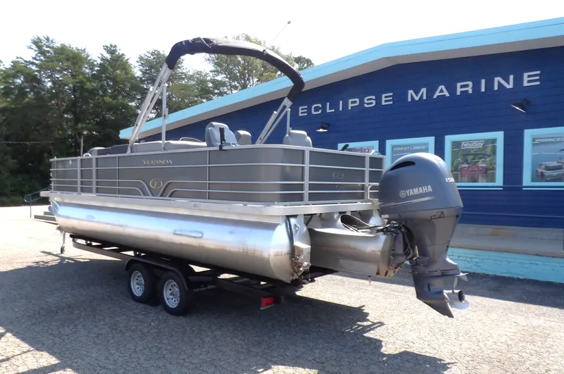 Slide: The Image of Veranda VF22F4 2020 - 2