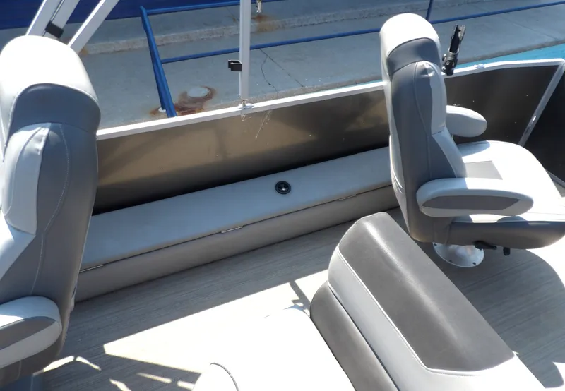 Slide: The Image of Veranda VF22F4 2020 - 20